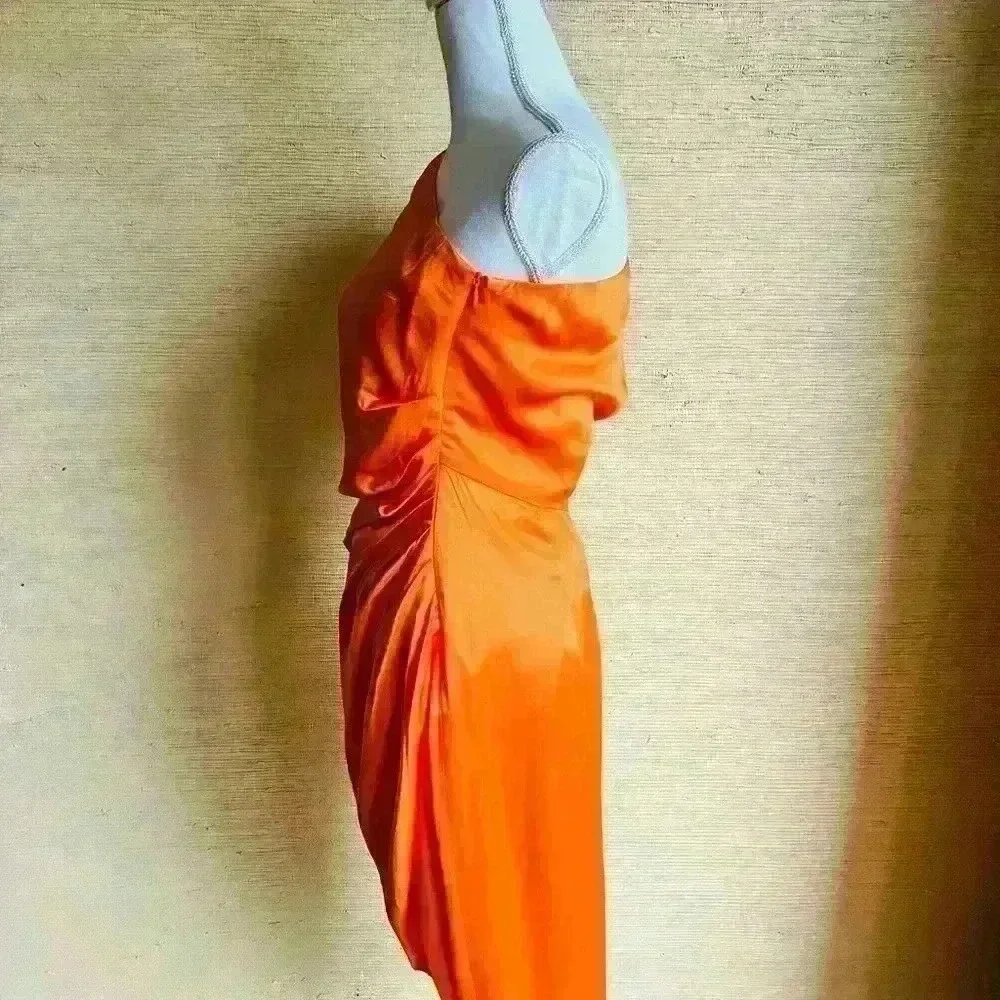 Elliatt Zelda Satiny One Shoulder Dress - Picture 3 of 9